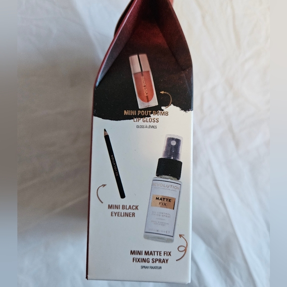 Revolution Halloween kit - Picture 2 of 4